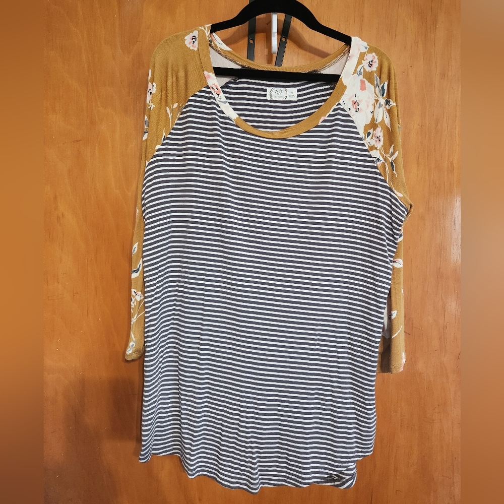 Maurices medium 24/7 shirt